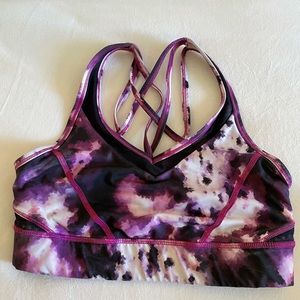 Lululemon sports bra
